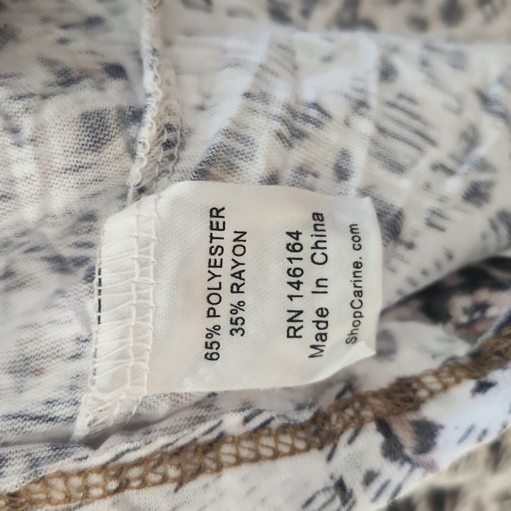 Carine Women's Leopard Print Button Down Top - Picture 7 of 7